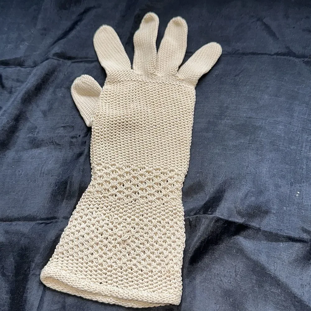 Vintage light tan‎ crochet gloves